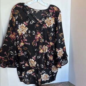JODIFL Black Floral Blouse